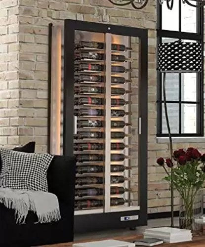 Cantinetta per vino, liquori e champagne Struttura in alluminio - Cornice in legno massello - Porte scorrevoli protezione UV - Serratura con chiave - Interni in alluminio - Compressore ad inverter - Refrigerazione statica e ventilata - Termoregolatore (SF